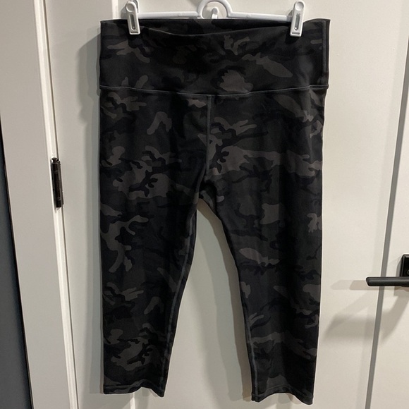 Zyia Active Legging Camo Size XL - Picture 2 of 10